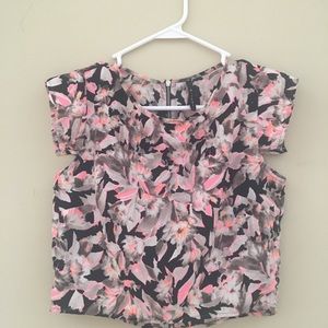 B.Jewel Floral Top